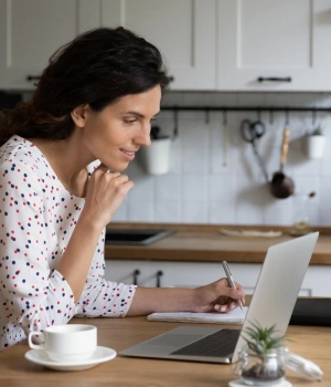 Image of a woman staying present in her daily life while attending virtual IOP treatment for recovery