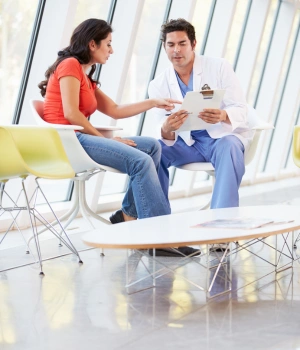 Image of a therapist and patient collaboratively developing an individualized treatment plan tailored to recovery goals